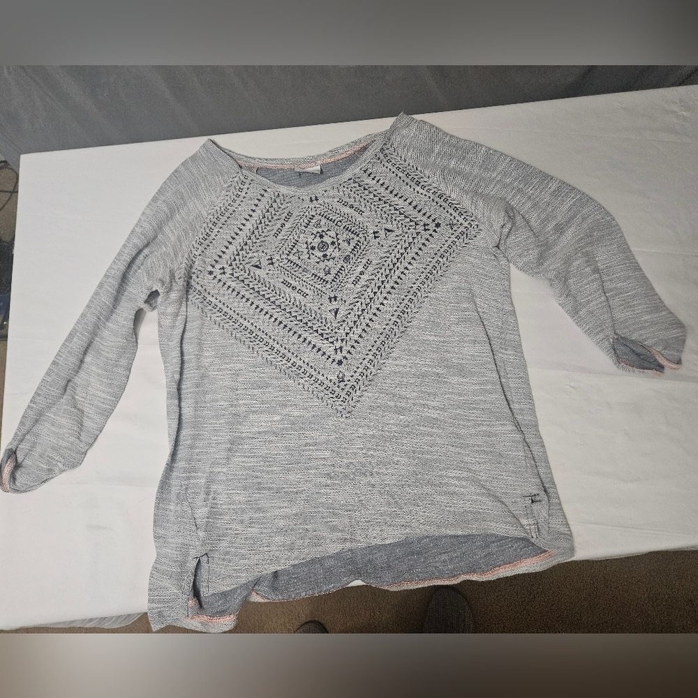 Columbia Womens Fishing Tight Knit Sweater With Graphic Print!
